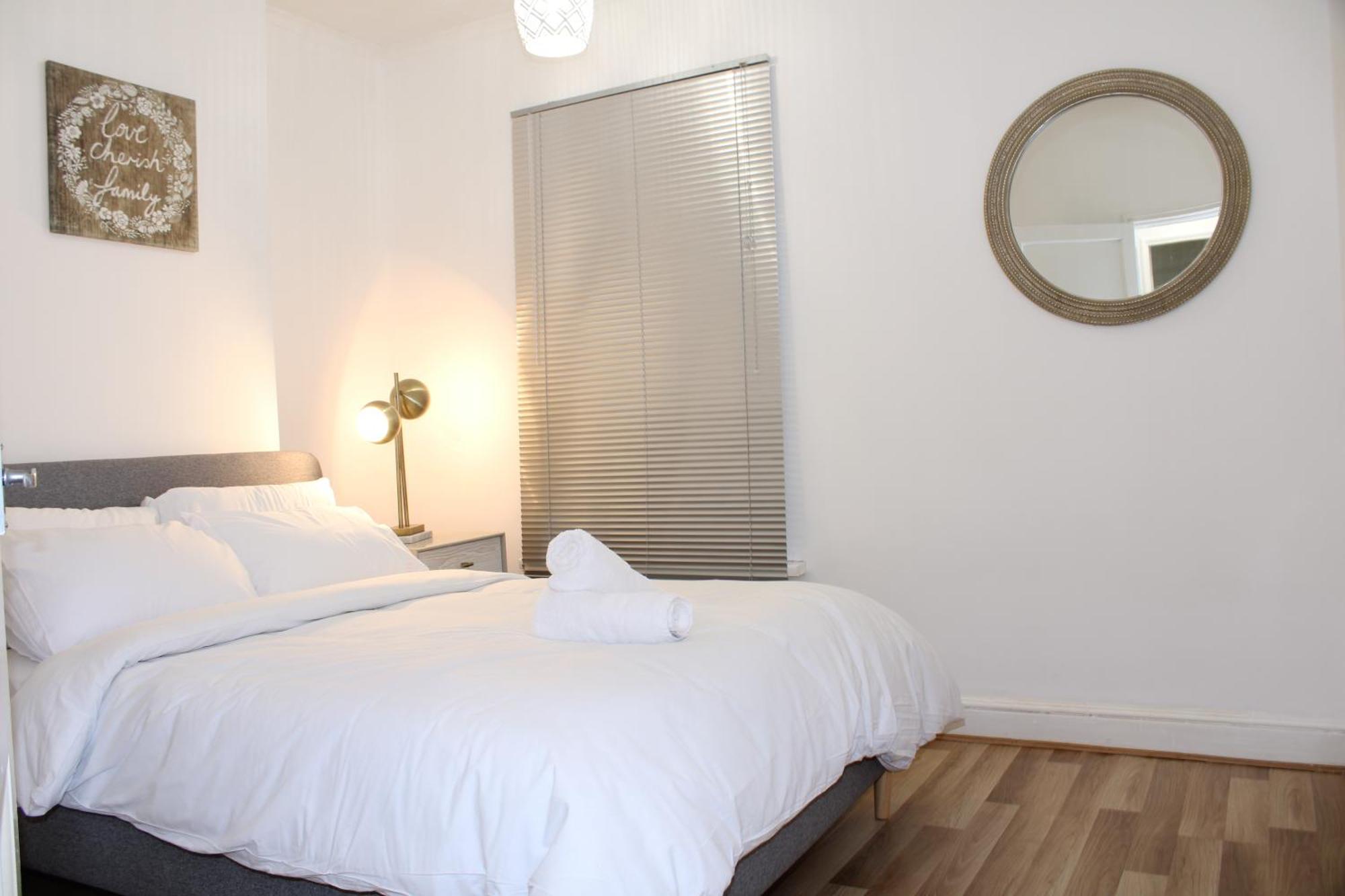 F2S Serviced Apartments 2Bedroom Terrace House With Free Wifi Netflix Suitable For Contractors Walking Distance To Train Station Derby Exterior foto