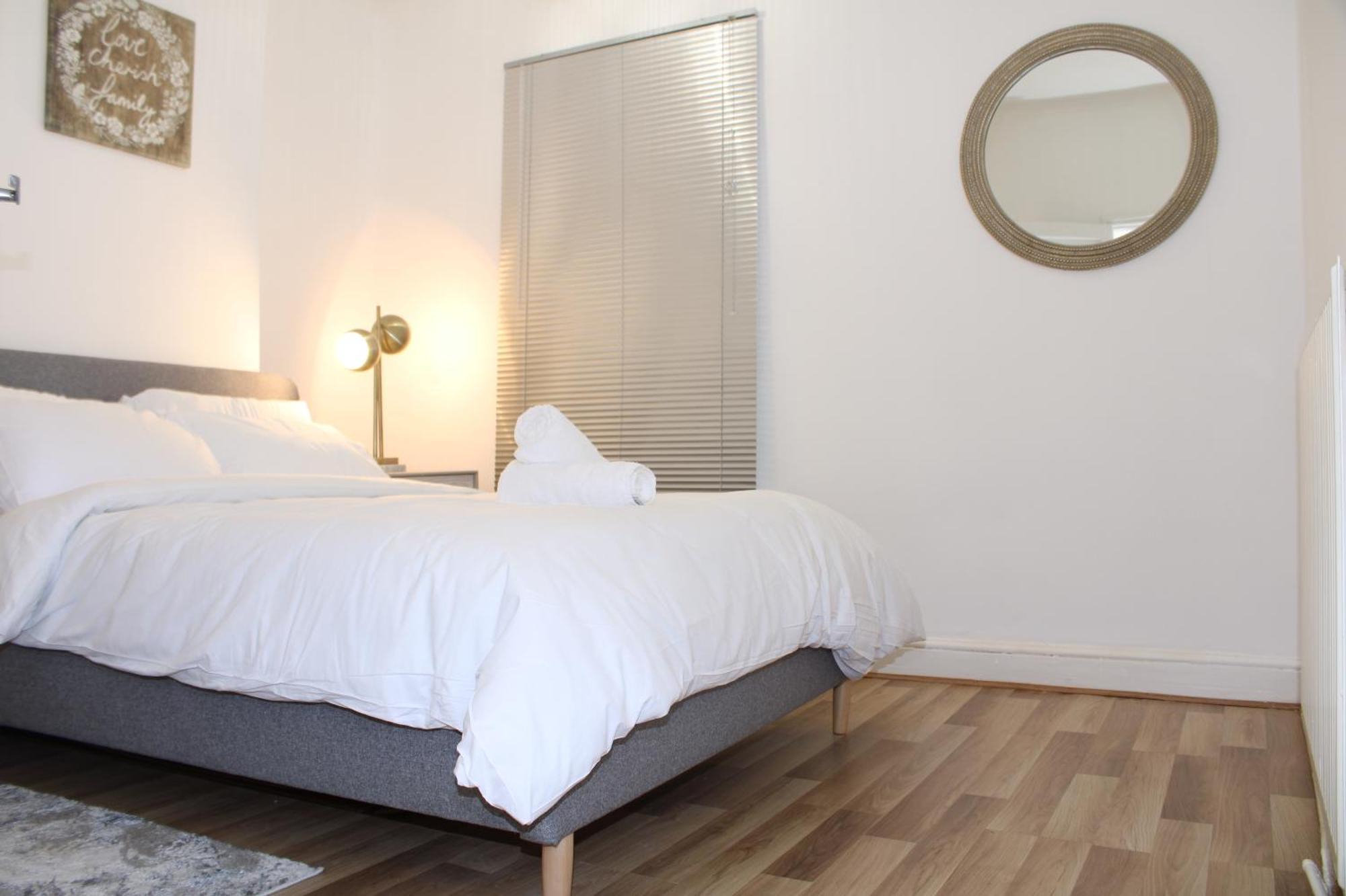 F2S Serviced Apartments 2Bedroom Terrace House With Free Wifi Netflix Suitable For Contractors Walking Distance To Train Station Derby Exterior foto